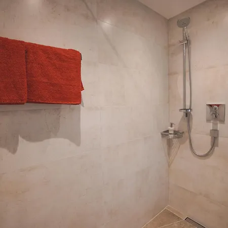 Bucher Apartment *